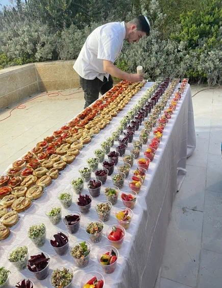 מגשי אירוח